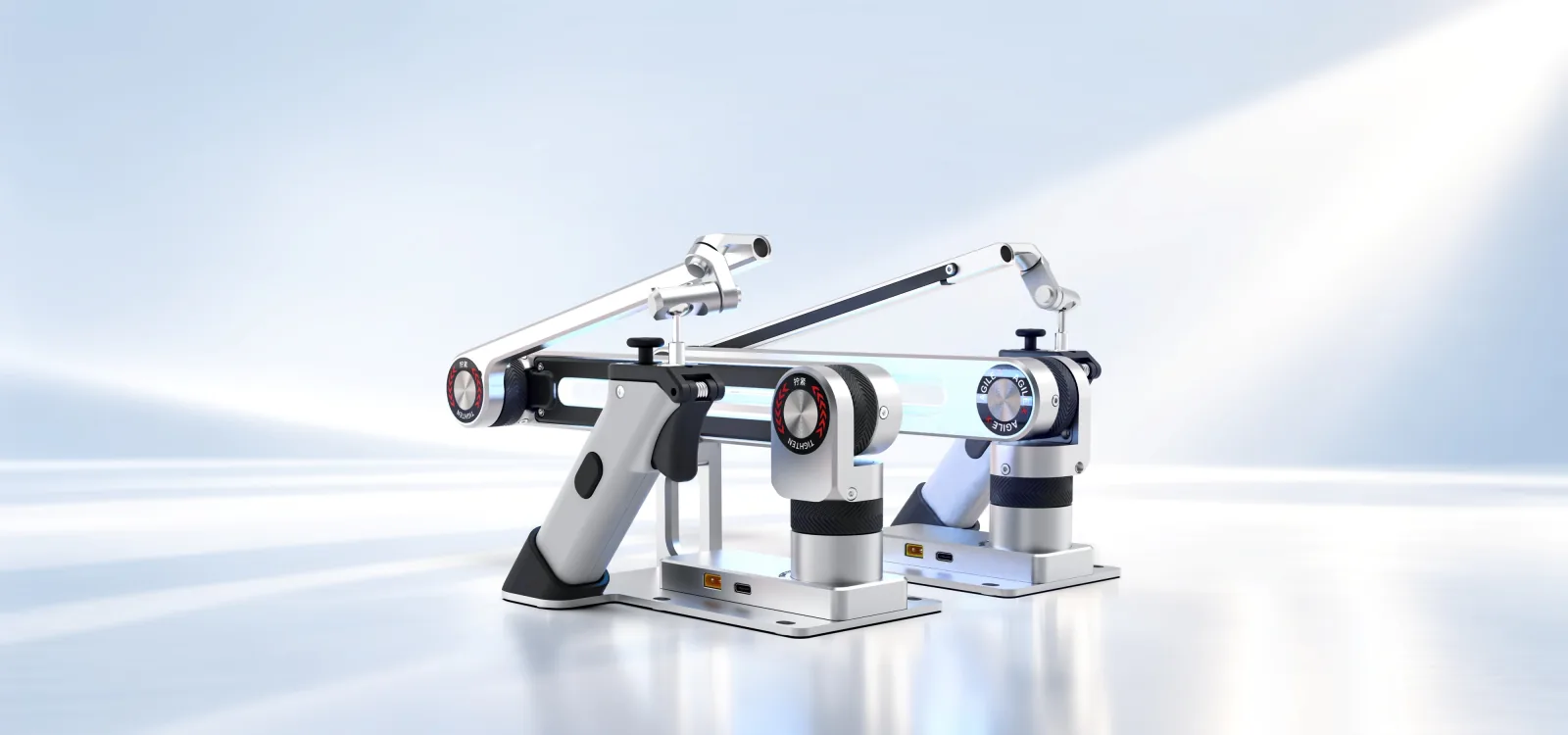 Paar Führungsarme Universal Master Arm - linke und rechte Ausführung auf Montageplatten (Render des Herstellers)